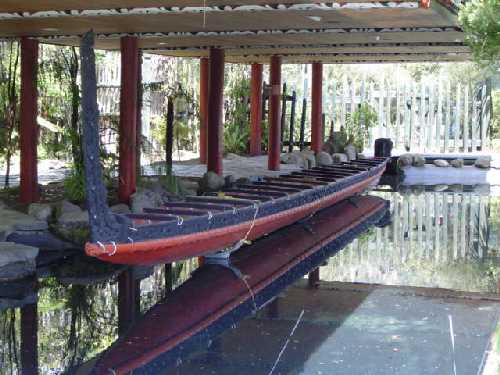 canoe1.jpg 500*375